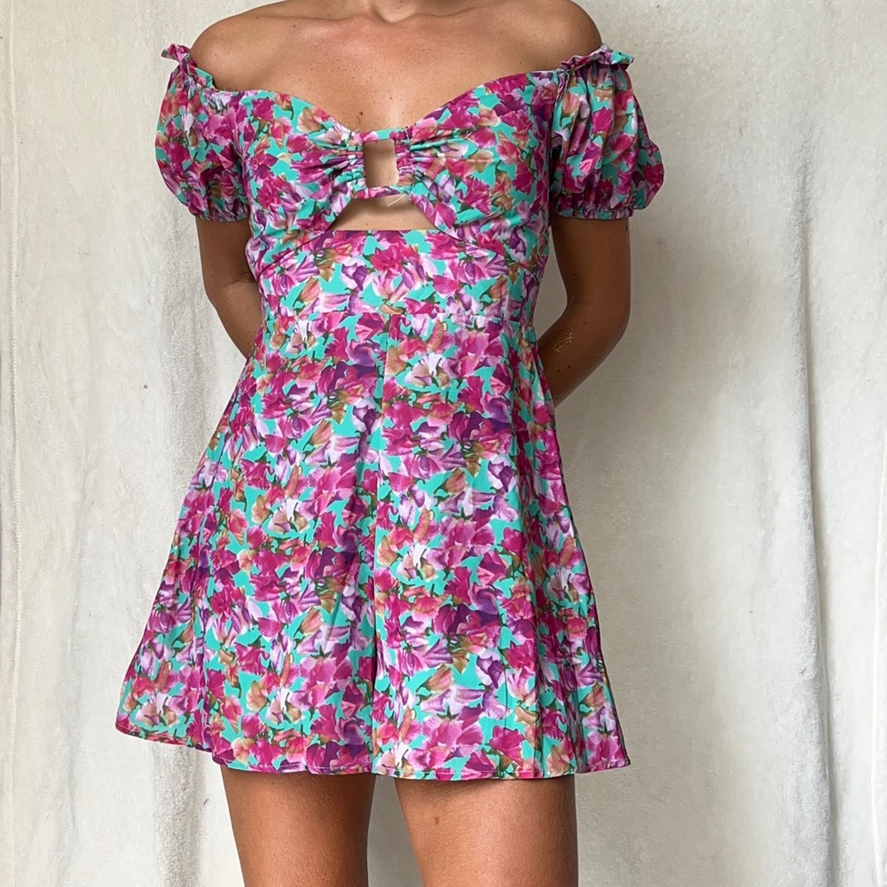 Beautiful Floral Romper - Brand: Chicways , Color : Mixed, Turquoise and Pink